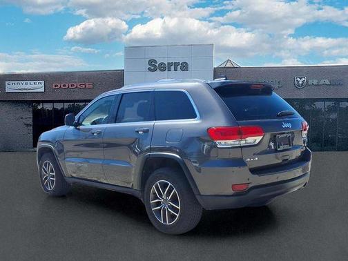 Granite Crystal Metallic Clearcoat 2019 Jeep Grand Cherokee Laredo