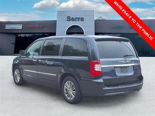 2014 Chrysler Town & Country Touring-L