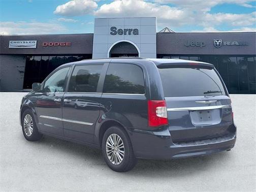 2014 Chrysler Town & Country Touring-L