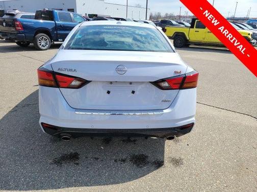 Gray Sky Pearl 2023 Nissan Altima SR Intelligent AWD