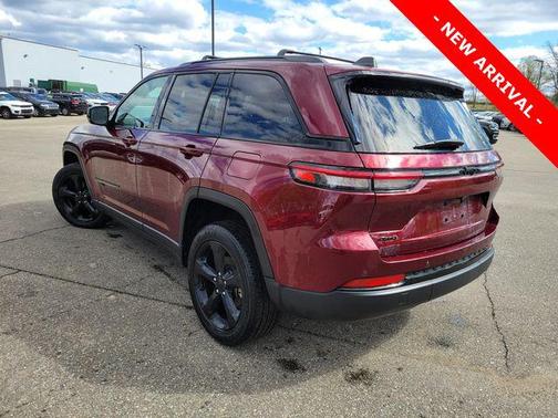 Velvet Red Pearlcoat 2024 Jeep Grand Cherokee Altitude
