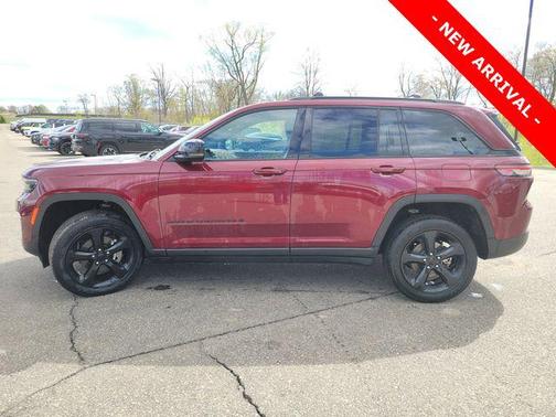 Velvet Red Pearlcoat 2024 Jeep Grand Cherokee Altitude