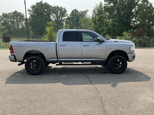 2022 RAM 2500 Big Horn Crew Cab 4x4 6'4' Box