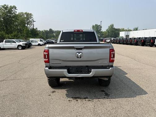 2022 RAM 2500 Big Horn Crew Cab 4x4 6'4' Box