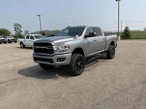 2022 RAM 2500 Big Horn Crew Cab 4x4 6'4' Box