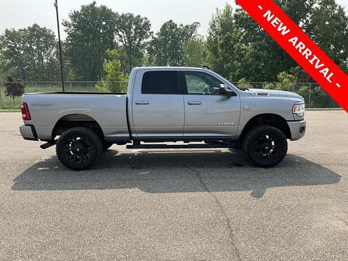 2022 RAM 2500 Big Horn Crew Cab 4x4 6'4' Box
