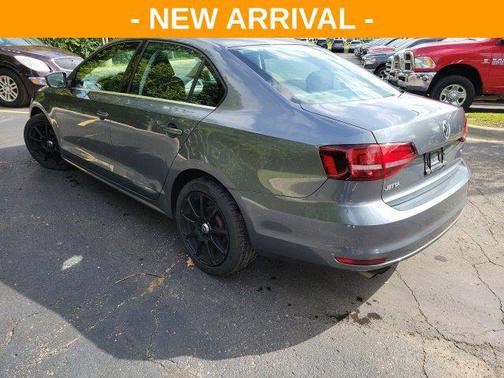 Platinum Gray Metallic 2017 Volkswagen Jetta 1.4T S
