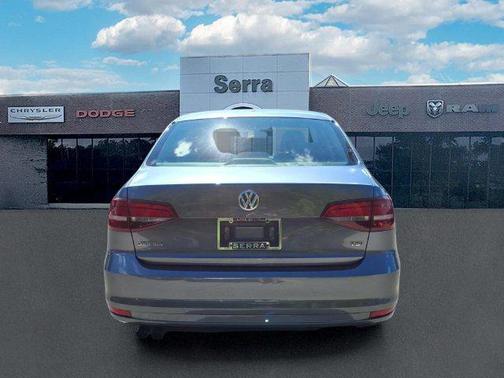 Platinum Gray Metallic 2017 Volkswagen Jetta 1.4T S