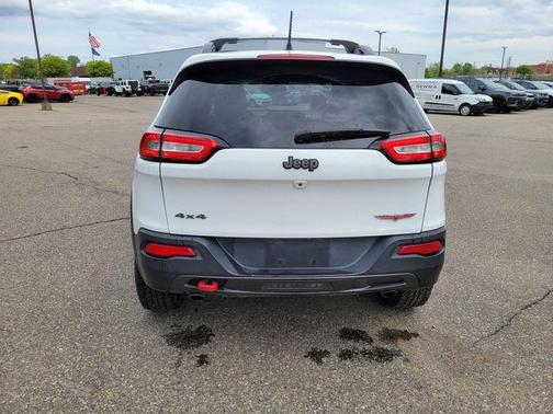 Bright White Clearcoat 2015 Jeep Cherokee Trailhawk