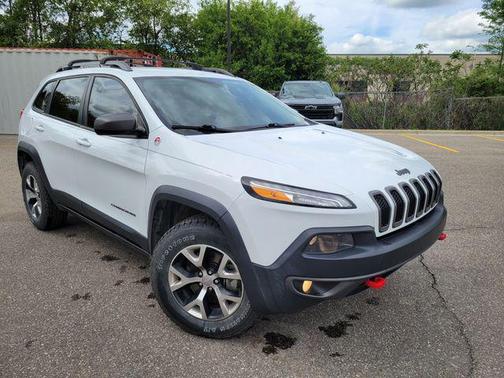 Bright White Clearcoat 2015 Jeep Cherokee Trailhawk