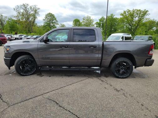Granite Crystal Metallic Clearcoat 2024 RAM 1500 Big Horn/Lone Star