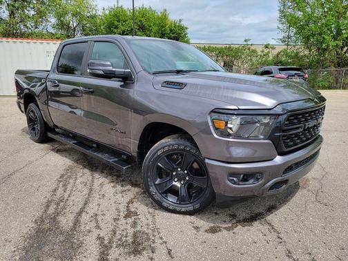 Granite Crystal Metallic Clearcoat 2024 RAM 1500 Big Horn/Lone Star