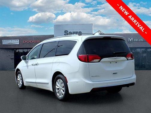 Bright White Clearcoat 2018 Chrysler Pacifica Touring-L Plus