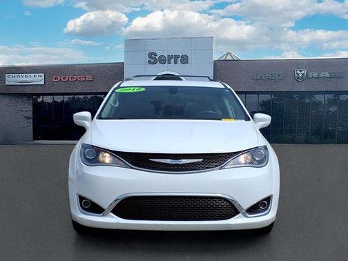 Bright White Clearcoat 2018 Chrysler Pacifica Touring-L Plus
