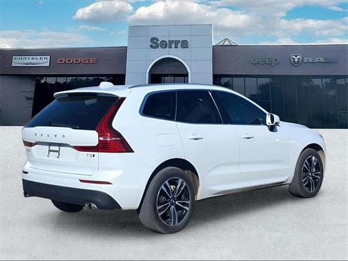 2021 Volvo XC60 T5 Momentum