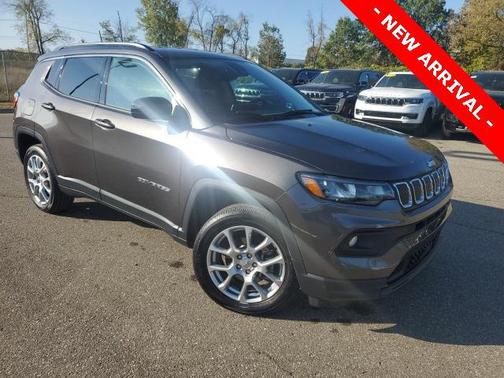 2022 Jeep Compass Latitude Lux