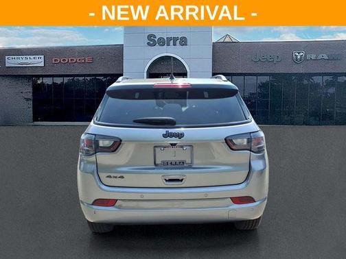 Silver Zynith Metallic Clearcoat 2024 Jeep Compass Limited