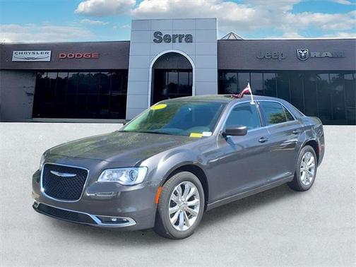 2020 Chrysler 300 Touring