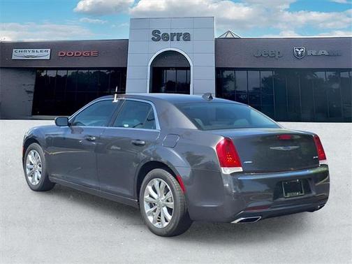 2020 Chrysler 300 Touring