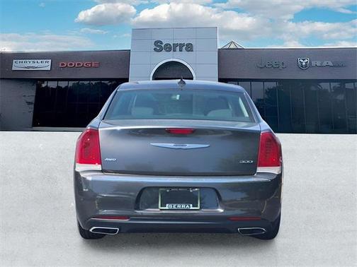 2020 Chrysler 300 Touring