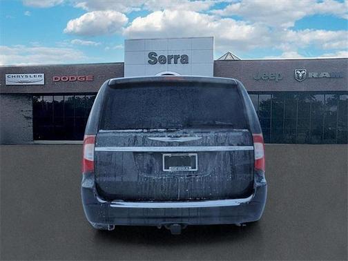 2016 Chrysler Town & Country Touring