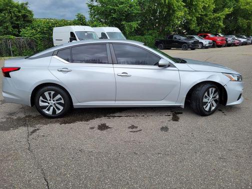 Brilliant Silver Metallic 2020 Nissan Altima S FWD