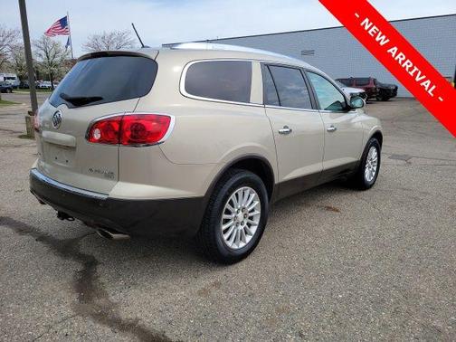Gold Mist Metallic 2011 Buick Enclave 1XL