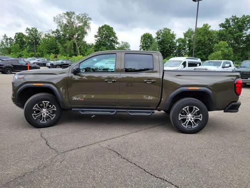 Deep Bronze Metallic 2024 GMC Canyon AT4
