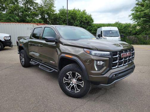 Deep Bronze Metallic 2024 GMC Canyon AT4