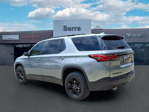 Sterling Gray Metallic 2023 Chevrolet Traverse LT Cloth