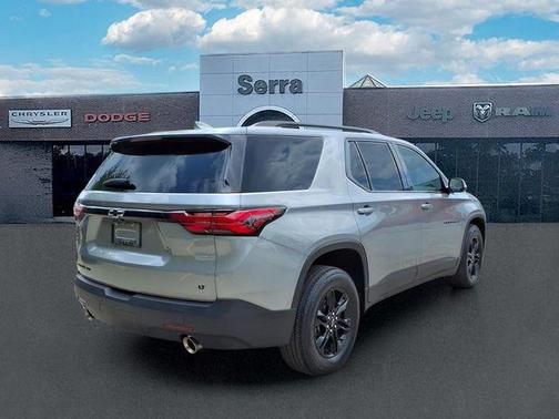 Sterling Gray Metallic 2023 Chevrolet Traverse LT Cloth