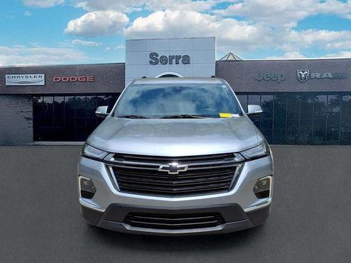 Sterling Gray Metallic 2023 Chevrolet Traverse LT Cloth
