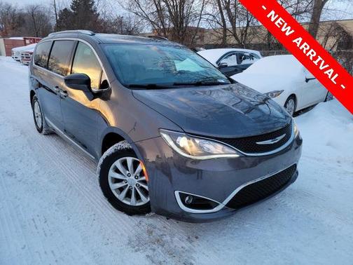 2018 Chrysler Pacifica Touring-L