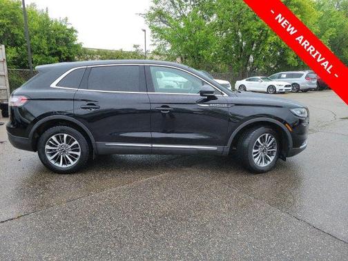 Infinite Black Metallic Clearcoat 2023 Lincoln Nautilus Standard