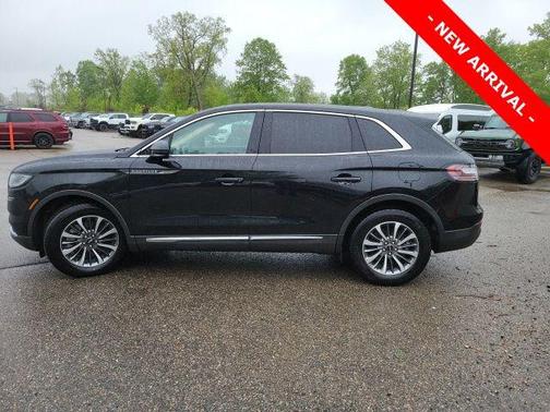 Infinite Black Metallic Clearcoat 2023 Lincoln Nautilus Standard