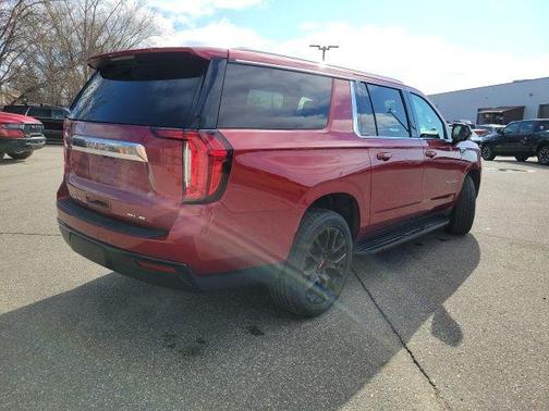 2022 GMC Yukon XL SLE