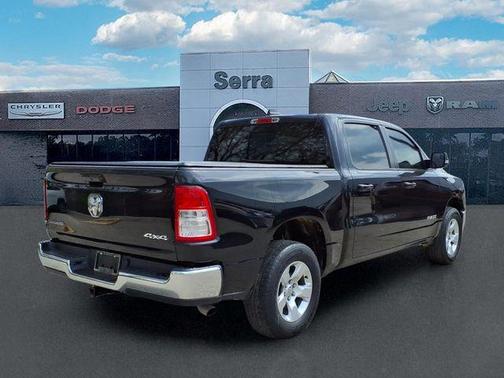 Diamond Black Crystal Pearlcoat 2021 RAM 1500 Big Horn/Lone Star