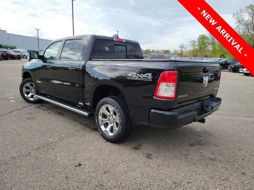Diamond Black Crystal Pearlcoat 2019 RAM 1500 Big Horn