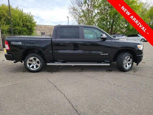 Diamond Black Crystal Pearlcoat 2019 RAM 1500 Big Horn