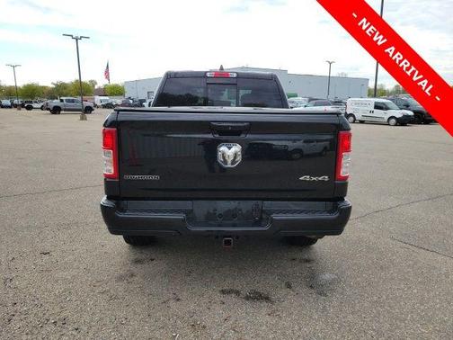Diamond Black Crystal Pearlcoat 2019 RAM 1500 Big Horn
