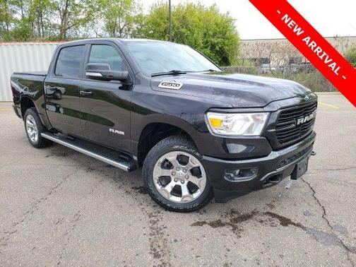 Diamond Black Crystal Pearlcoat 2019 RAM 1500 Big Horn