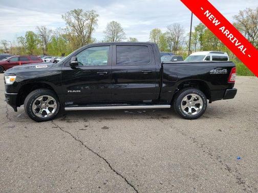 Diamond Black Crystal Pearlcoat 2019 RAM 1500 Big Horn
