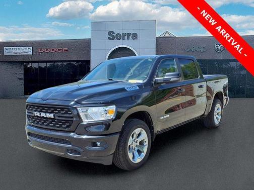 Diamond Black Crystal Pearlcoat 2023 RAM 1500 Big Horn/Lone Star