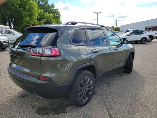 Olive Green Pearlcoat 2021 Jeep Cherokee Latitude Lux