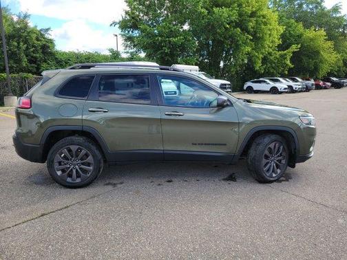 Olive Green Pearlcoat 2021 Jeep Cherokee Latitude Lux