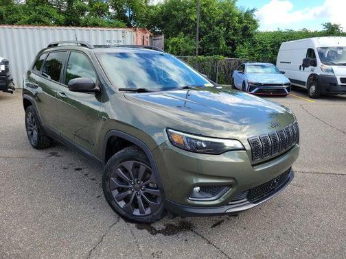 Olive Green Pearlcoat 2021 Jeep Cherokee Latitude Lux