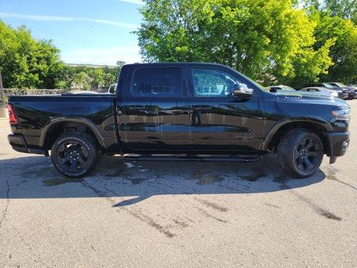 Diamond Black Crystal Pearlcoat 2025 RAM 1500 Big Horn/Lone Star