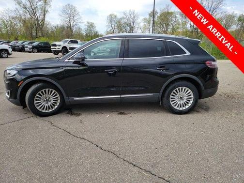 Black Metallic 2019 Lincoln Nautilus Standard