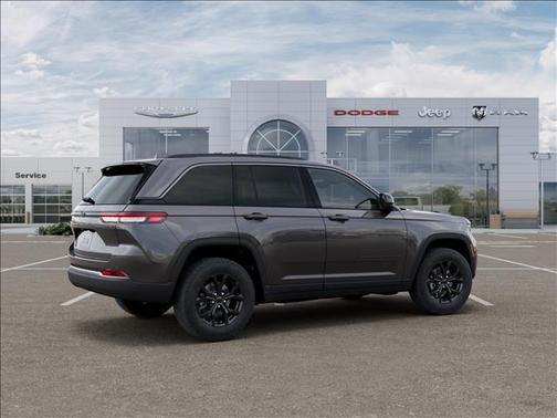 Baltic Gray Metallic Clearcoat 2026 Jeep Grand Cherokee Altitude