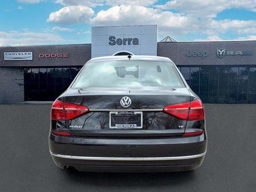 Black Uni 2016 Volkswagen Passat 1.8T S